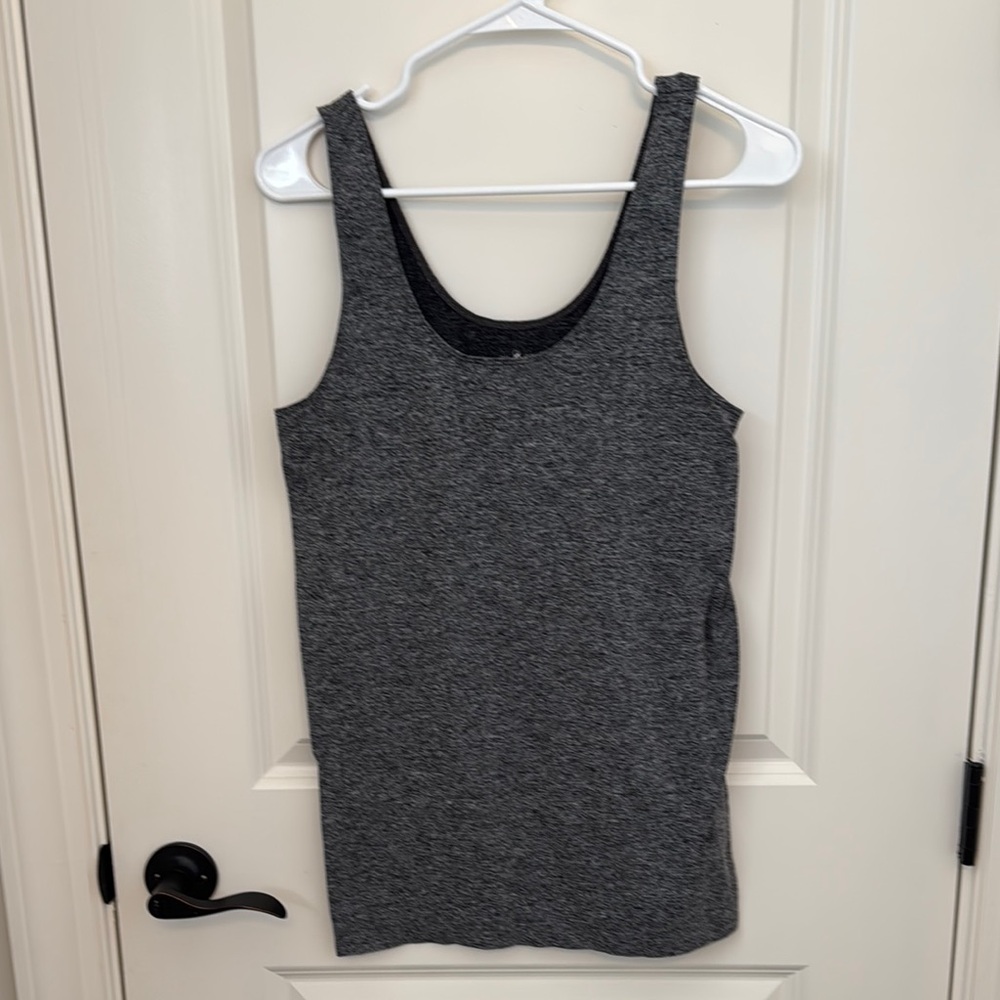 Lou & Grey‎ Gray Sleeveless Fitted Tank Top